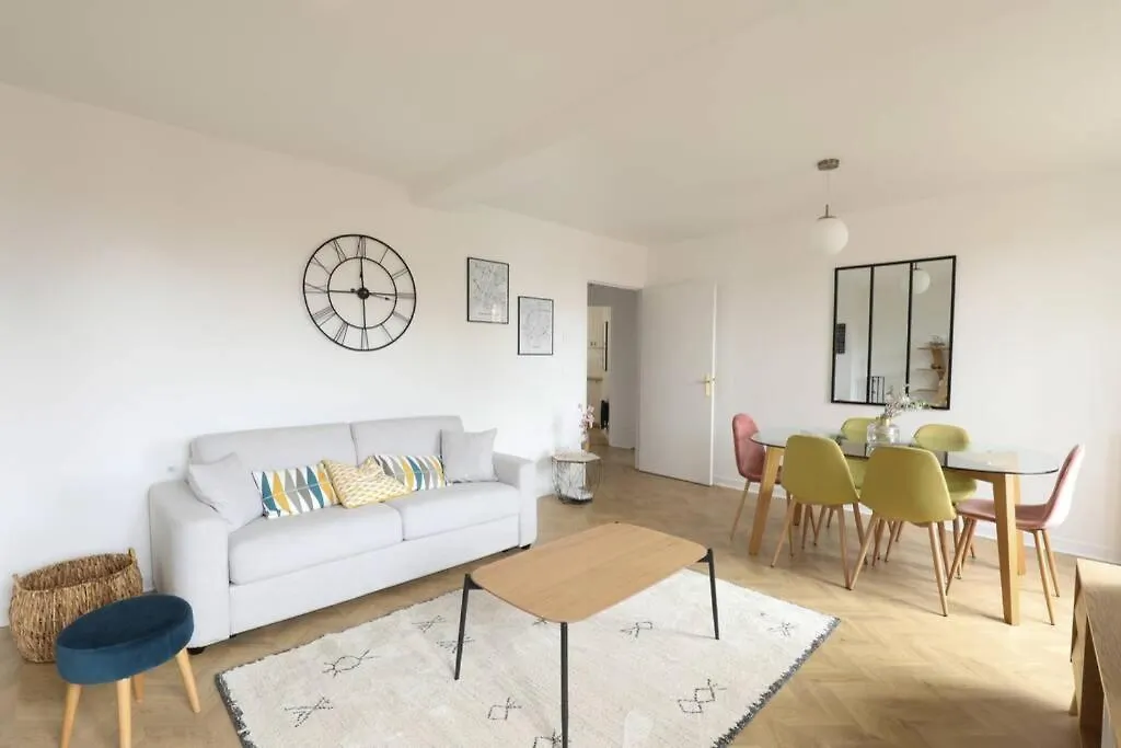 Desiree Charming Apartment At Gambetta Paris