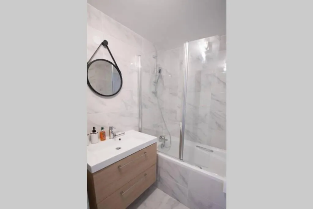 Desiree Charming Apartment At Gambetta París