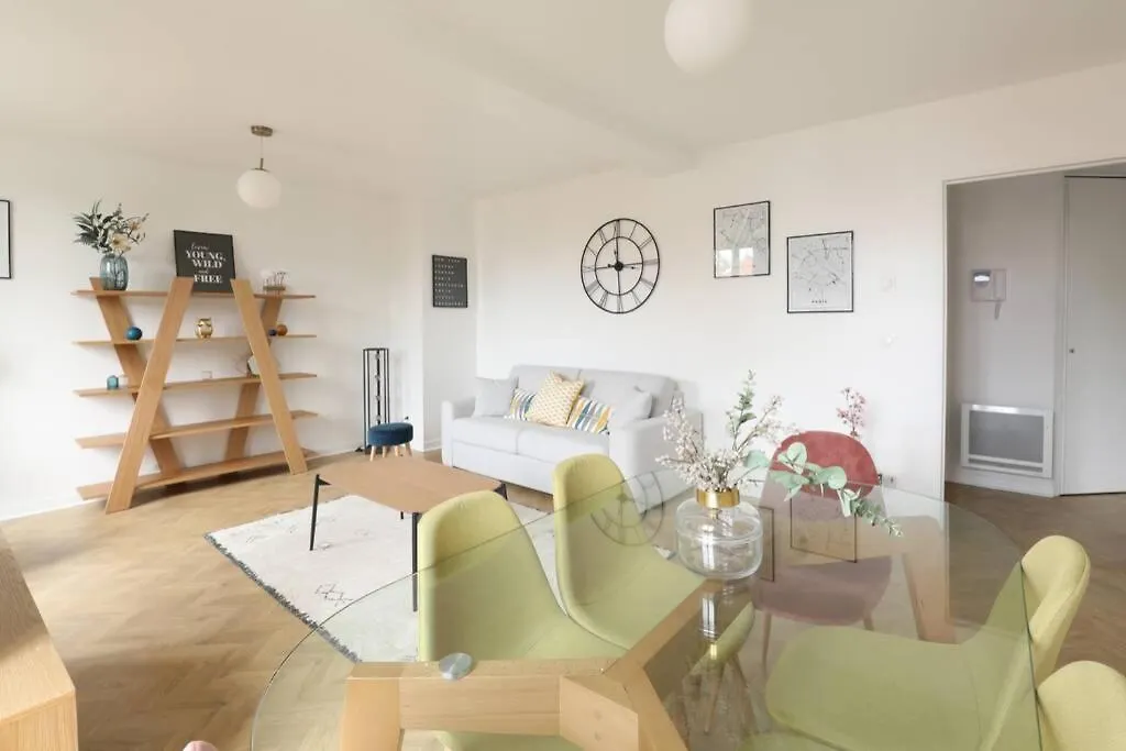 Desiree Charming Apartment At Gambetta París Francia